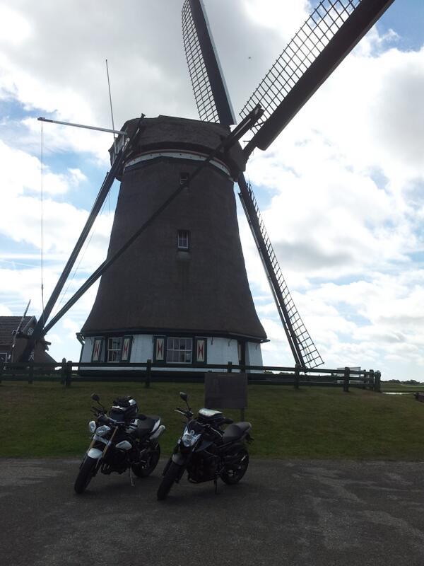 Windmühlen mit Motorrädern