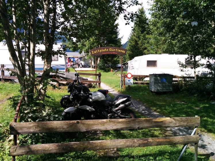 Camping Güntlenau Parkplatz Motorräder