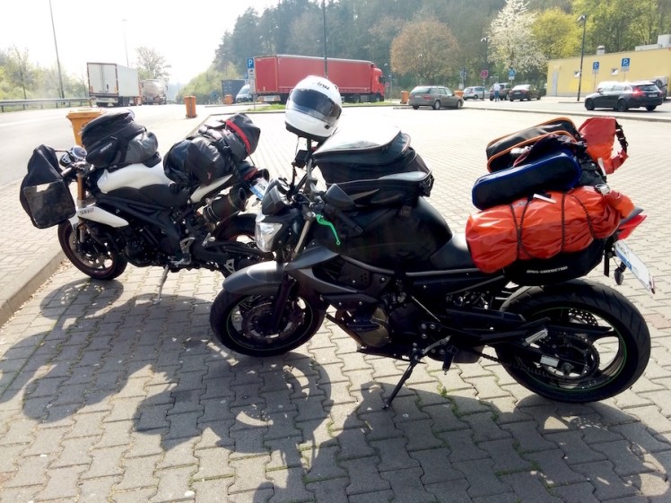 Drybags auf den Motorrädern