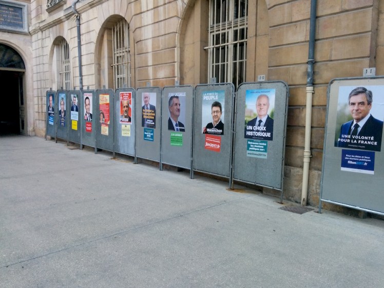 Wahlplakate in Frankreich