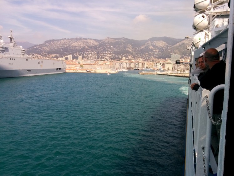 Corsica Ferries Abfahrt Ausblick auf Hafen von Toulon